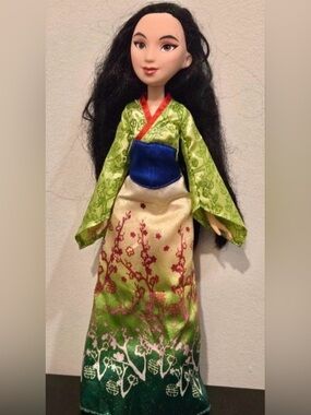 DISNEY - MULAN IN BEAUTIFUL KIMONO